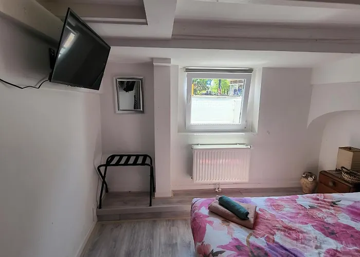 ゲストハウス Souterrain 3*